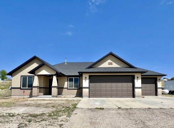 720 Spring Creek Parkway, Spring Creek, NV 89815