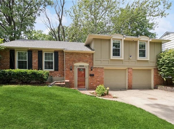 9024 Wedd Street, Overland Park, KS 66212