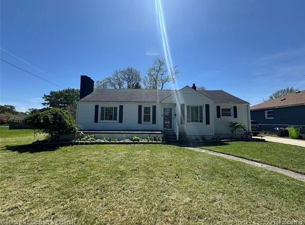 28331 Seneca Street, Flat Rock, MI 48134