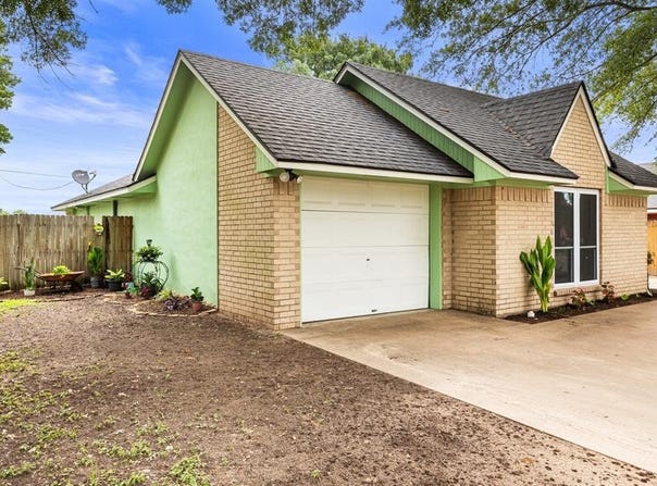 705 Cherry Drive, Groesbeck, TX 76642