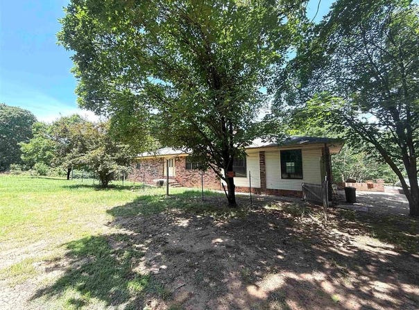 41 Mallory St, Morrilton, AR 72110