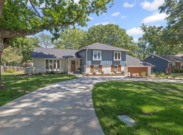9105 Roe Avenue, Prairie Village, KS 66207