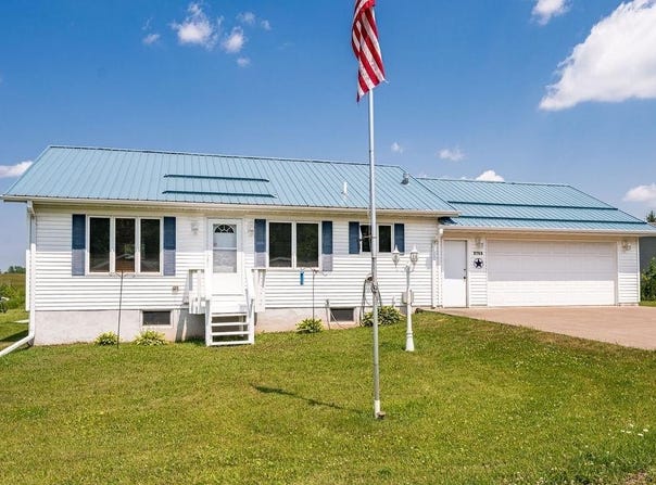 3755 Lawrence St, Barnum, MN 55707