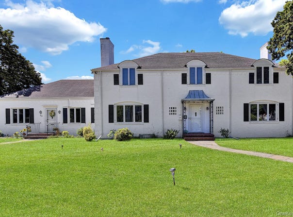 64 E Roe Boulevard, Patchogue, NY 11772