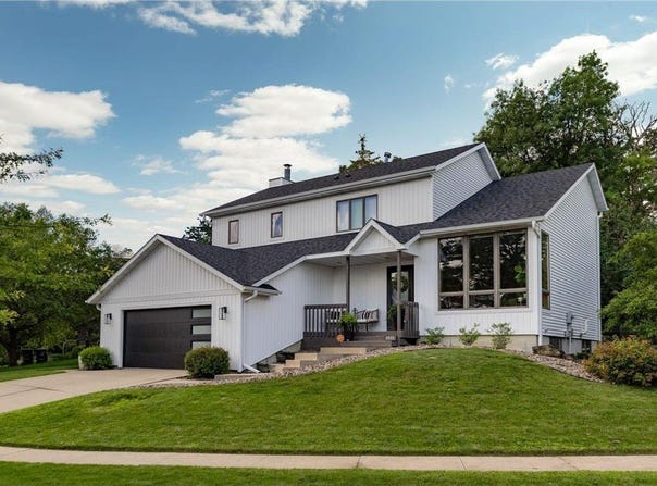 2033 Beacon Drive SW, Rochester, MN 55902