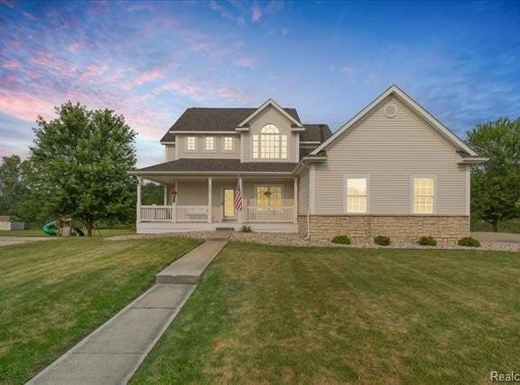 8327 Parkside Drive, Grand Blanc, MI 48439