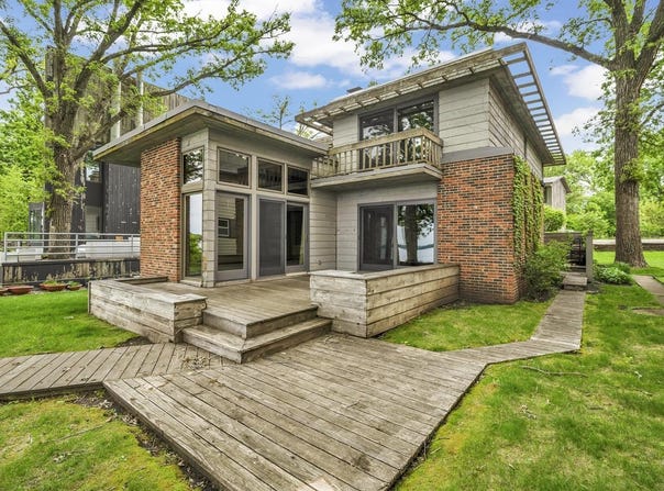 2813 Lakeshore Drive, Okoboji, IA 51355