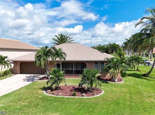 901 SW 51st Terrace, Cape Coral, FL 33914