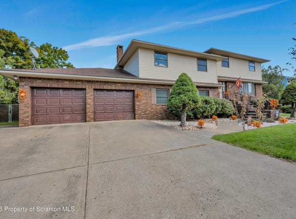 107 Amity Avenue, Old Forge, PA 18518