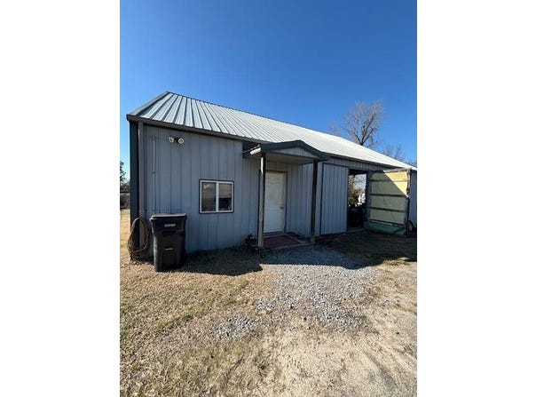 300 SPAR MILL RD, Marion, KY 42064