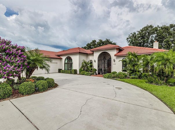 529 CLUBHOUSE DRIVE, LAKE WALES, FL 33898