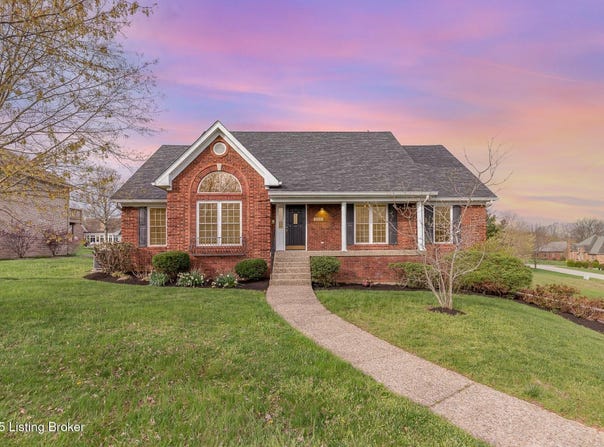 2600 E Sunningdale Pl, La Grange, KY 40031