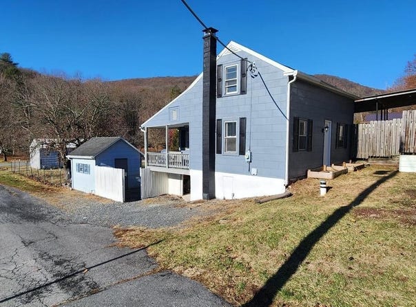 1 VINE Street, PORT CLINTON, PA 19549