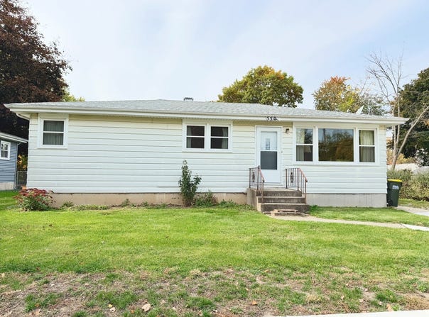 550 Elm Street, Hampshire, IL 60140
