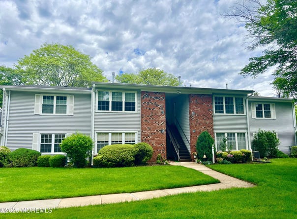 78 Cranberry Court, Red Bank, NJ 07701