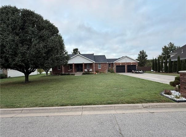 112 Johns Court, Frontenac, KS 66763