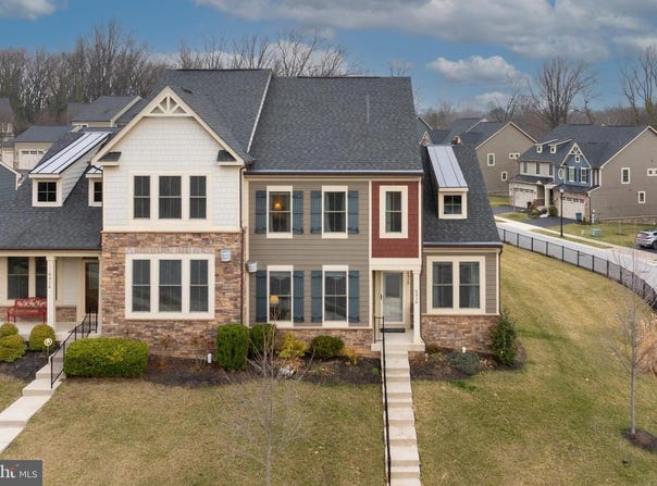 6926 SUMMIT CIR, BALTIMORE, MD 21239