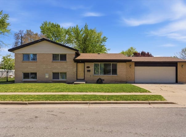 5680 S 2600 W, Roy, UT 84067