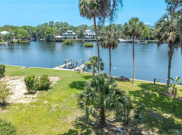 381 NW Magnolia Circle, Crystal River, FL 34428