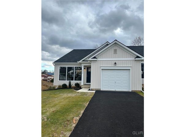 2848 Norton Avenue unit: 4, Palmer Twp, PA 18045