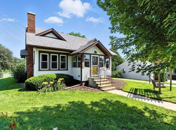 212 Vista Street, Traer, IA 50675