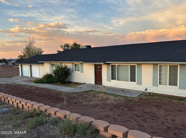 695 W 13th W, St. Johns, AZ 85936