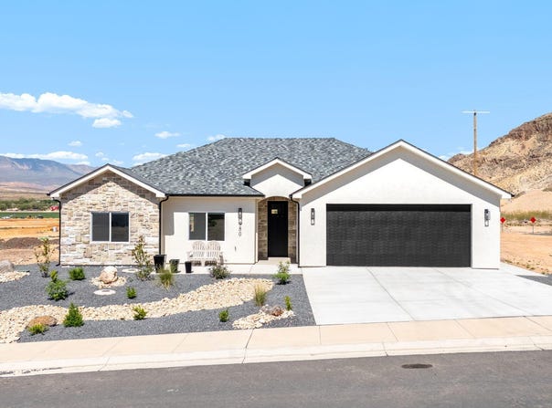 980 W ROCK VIEW Dr, Hurricane, UT 84737