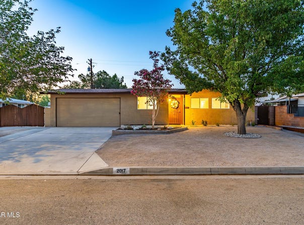 2017 W Newgrove Street, Lancaster, CA 93536