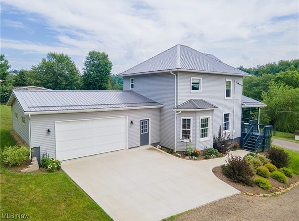 208 Maple Street, Baltic, OH 43804