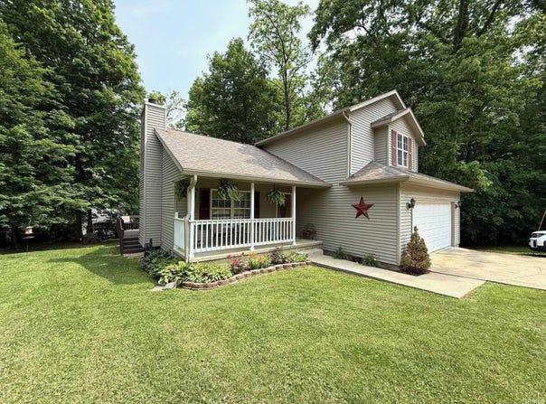 577 Briarwood Ln., Bedford, IN 47421