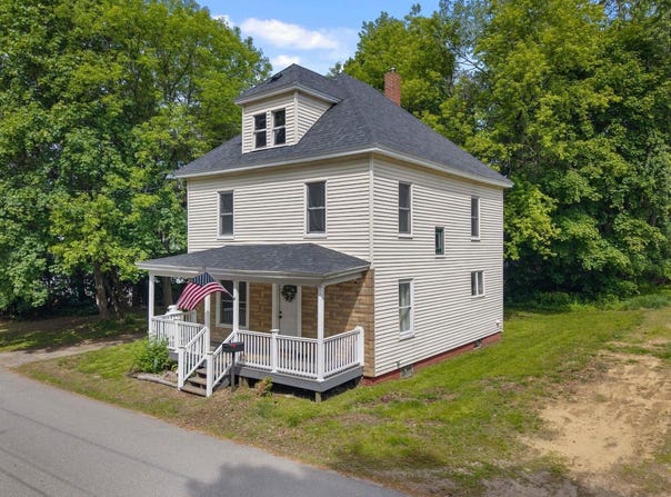 14 Green Street, Livermore Falls, ME 04254