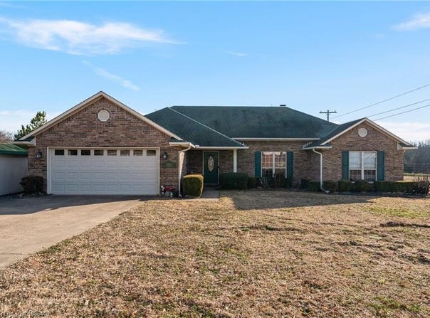 1002 N Ulmer ST, Greenwood, AR 72936