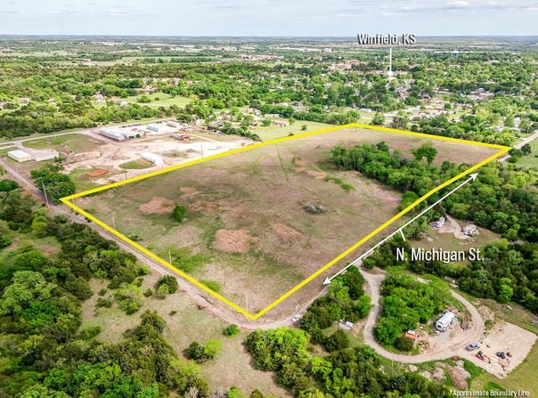 700 N Michigan, Winfield, KS 67156