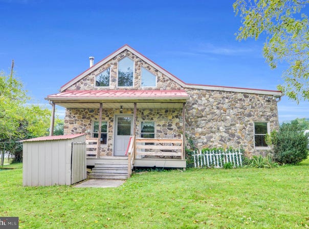 3390 MOUNTAIN Road, HAMBURG, PA 19526