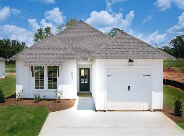 4 CROSSING COURT E, VALLEY, AL 36854