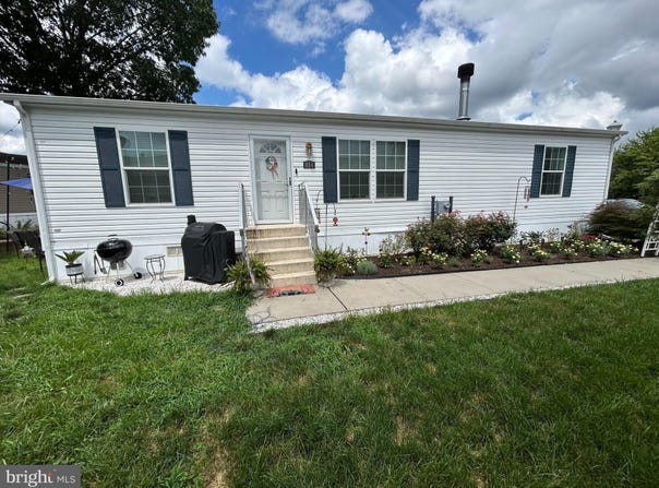 814 NORTH STREET, JACKSON, NJ 08527