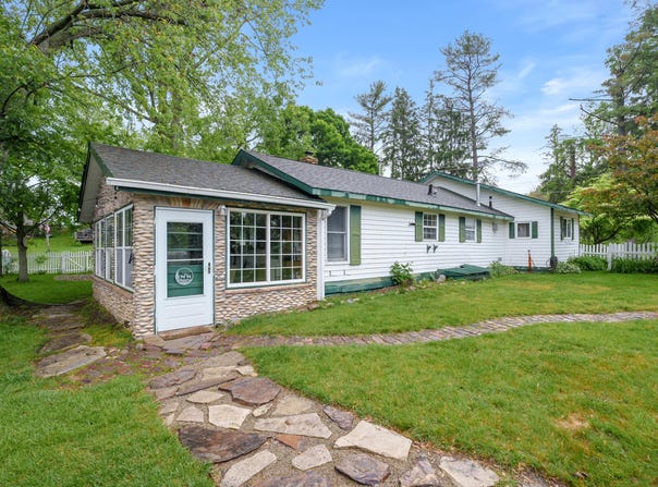 92282 Entrance Drive, Lawton, MI 49065