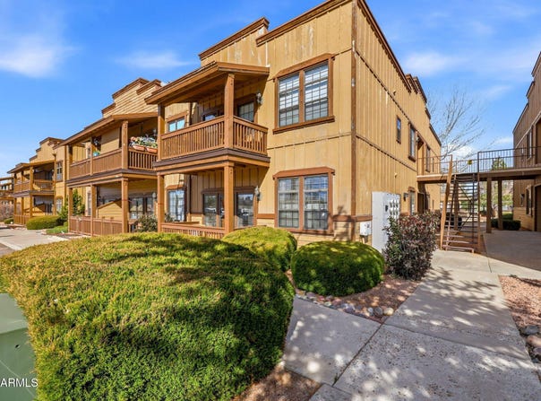 2351 QUARTER HORSE Trail, Overgaard, AZ 85933