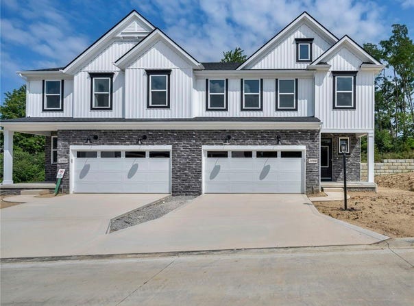 2079 Glenmont Drive, Brunswick, OH 44212