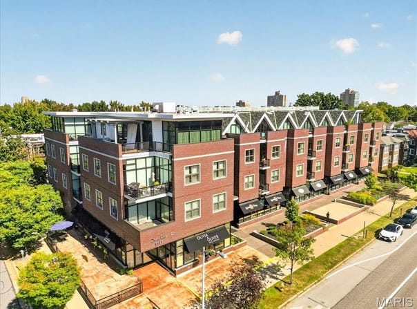 6451 Clayton Road, Clayton, MO 63117