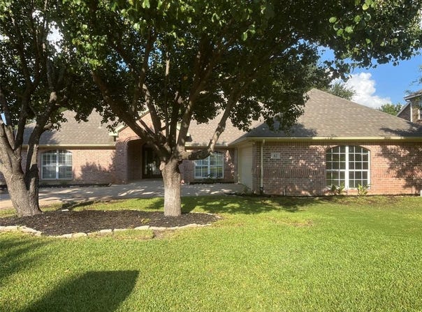 42 W Hillside Place, Trophy Club, TX 76262