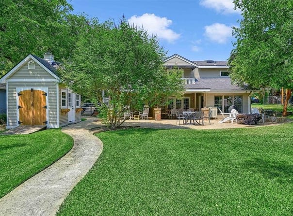 203 Kiowa Drive W, Lake Kiowa, TX 76240