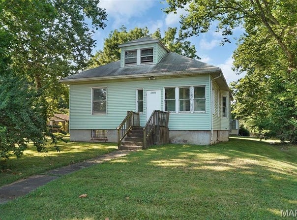 2801 Brown Street, Alton, IL 62002