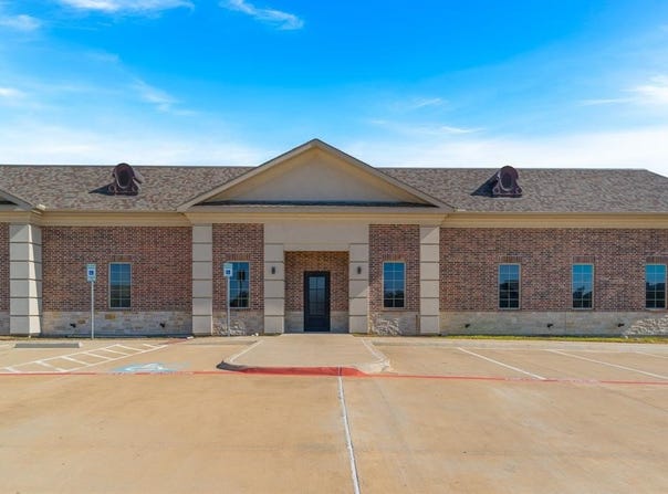 4800 N Galloway Avenue N, Mesquite, TX 75150