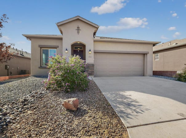 414 Adeline Avenue SW, Los Lunas, NM 87031
