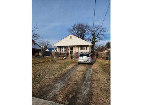 903 Bowman Ave, Salem, VA 24153