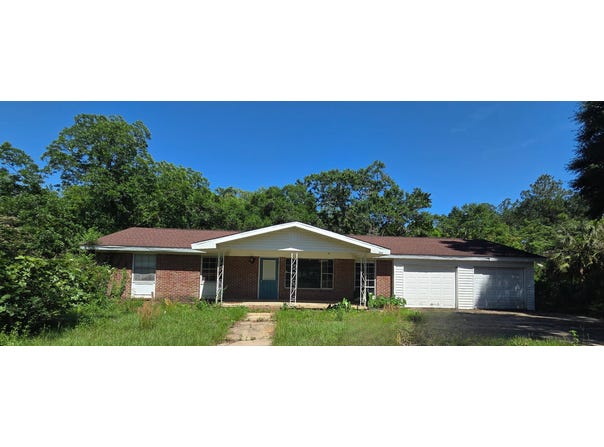 298 Averitt Place, Crestview, FL 32539