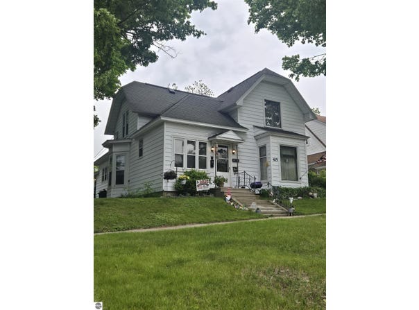 415 E Harris Street, Cadillac, MI 49601
