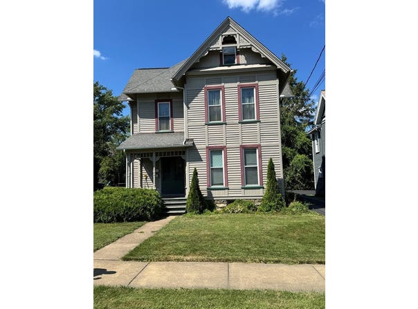 1412 Liberty St, Franklin, PA 16323