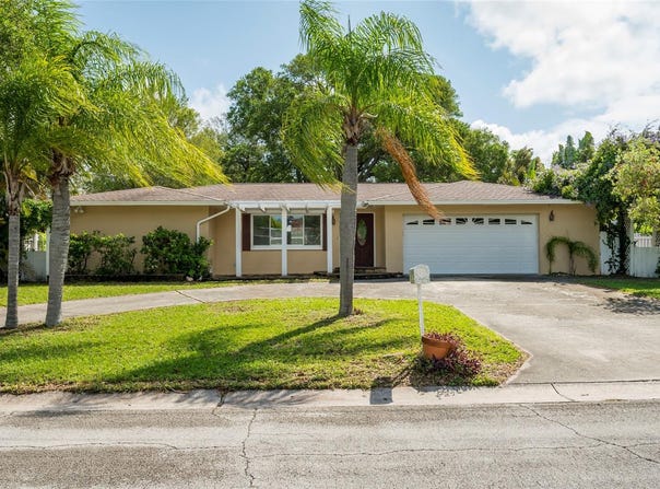 2045 GOLF VIEW DRIVE, DUNEDIN, FL 34698